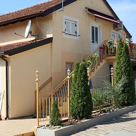 Amore House With Apartment Умаг Екстер'єр фото