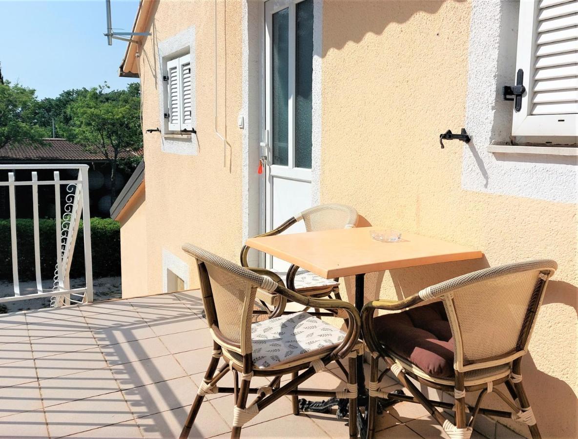 Amore House With Apartment Умаг Екстер'єр фото
